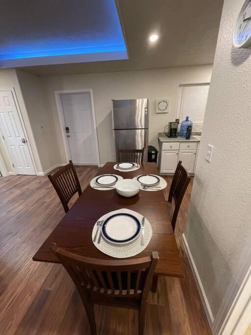 Apartmán Brand New 2Br Cute Blue Led In North Fresno Exteriér fotografie