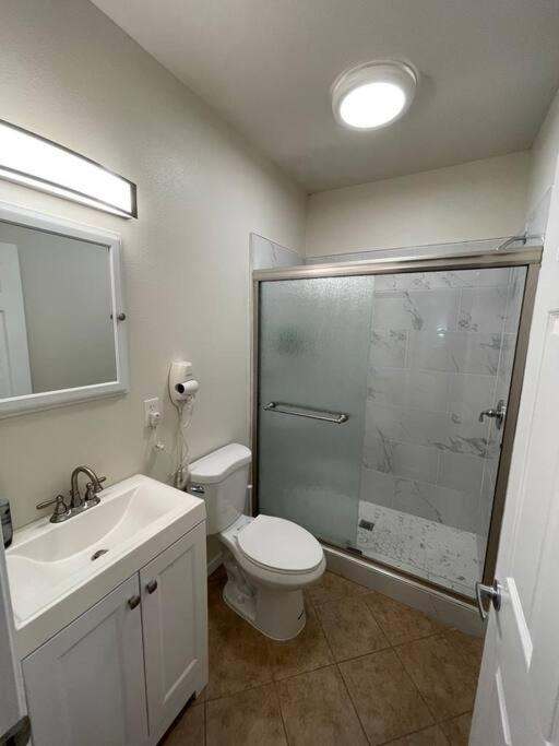 Apartmán Brand New 2Br Cute Blue Led In North Fresno Exteriér fotografie