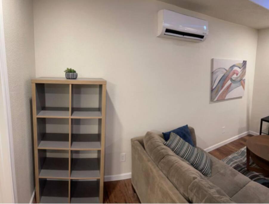 Apartmán Brand New 2Br Cute Blue Led In North Fresno Exteriér fotografie