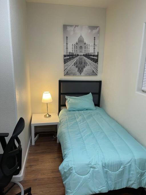 Apartmán Brand New 2Br Cute Blue Led In North Fresno Exteriér fotografie