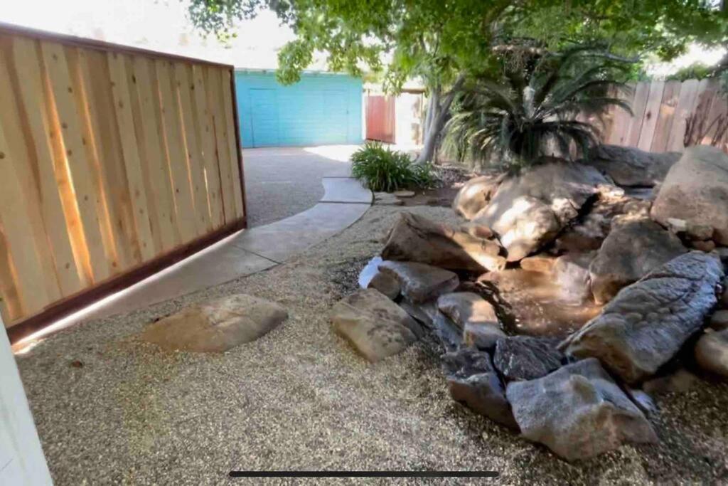 Apartmán Brand New 2Br Cute Blue Led In North Fresno Exteriér fotografie